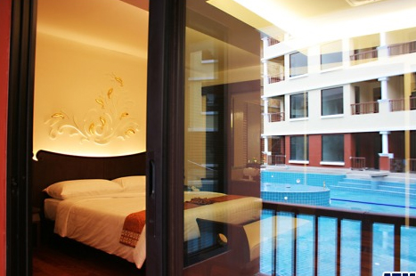 Executive Deluxe Pool Access